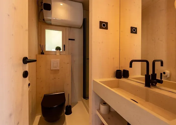 Buqez - 31 بيت للعطل *